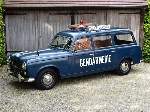 Peugeot 403 Break "Gendarmerie" (1959).