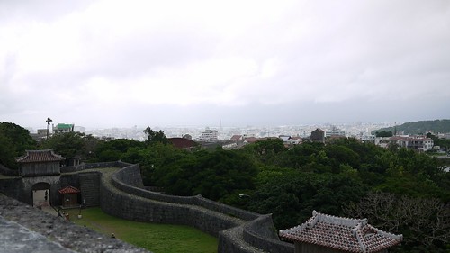 首里城 漏刻門から那覇市街の眺め