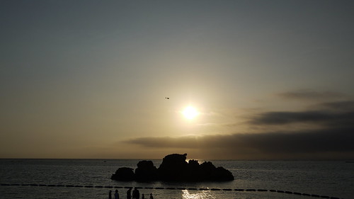 アラハビーチ 夕日とヘリ