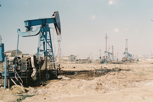 AZ_oil machines ©  kakna's world