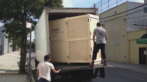 unloading the PDP-1 replica ©  Jason Eppink