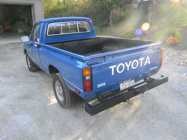 blue truck toyota 1981 hilux