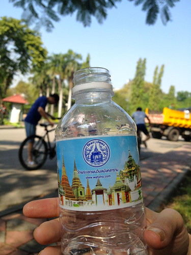 Wat Pho water ©  Jason Eppink