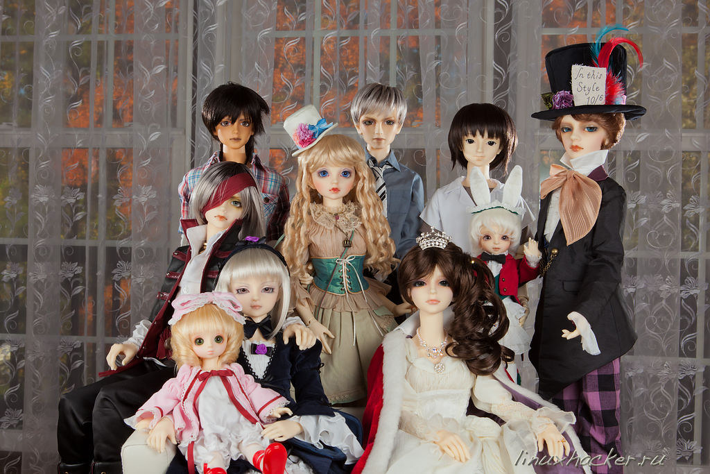 : Doll family all together