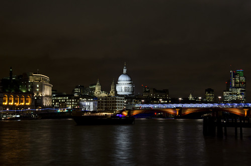 London at night ©  Still ePsiLoN