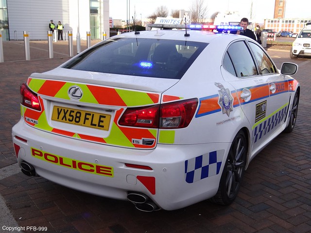 road station lights day open blues police headquarters crime hull hq section isf clough grilles 2012 lexus unit bluelights rcs lightbar humberside rcu divisional parcelshelf yx58fle