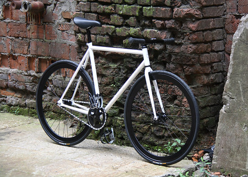 White-2-Black Fobos Zet 2012  ©  CityCycle Shop / Workshop (Moscow)