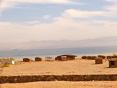 Llegando al Mar Muerto • <a style="font-size:0.8em;" href="http://www.flickr.com/photos/92957341@N07/8591693014/" target="_blank">View on Flickr</a>