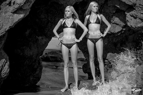 Nikon D800 Photos Of Twin Sister Bikini Swimsuit Model Goddesses