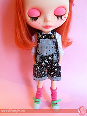 Macaces ( Dulce Tyler ) Tags: clothes blythe roupas jardineira macaco dulcetyler