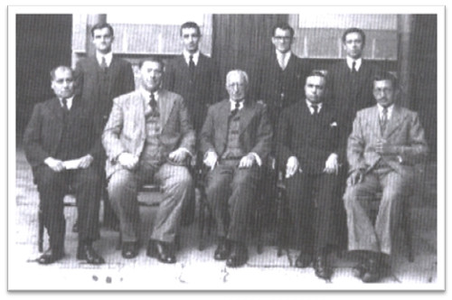 Hermanos de 1937 vestidos de particular