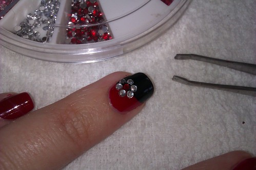 Simple DIY Nail Art Designs: Easy Red and Black Nail Design with Rhinestone