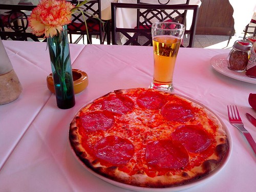 Pizza al Salame @ LITTLE ITALY ©  S Z