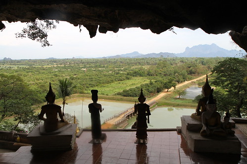 looking out from Yathaypyan Cave ©  Jason Eppink