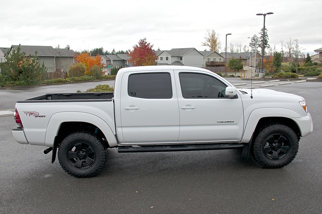 white sport bed 4x4 cab super double short toyota 17 40 tacoma 70 goodyear nav v6 265 trd duratrac entune