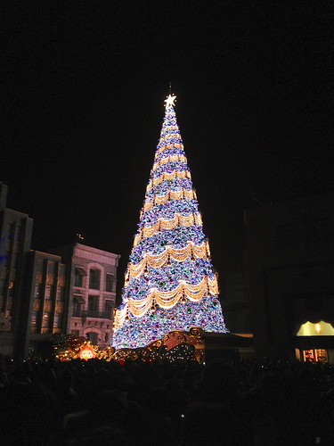 USJ「ユニバーサル・ワンダー・クリスマス」世界一の光のツリー