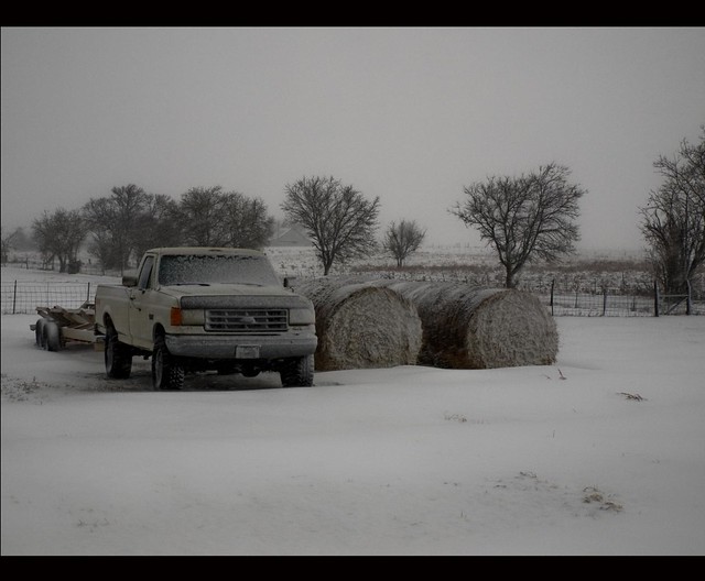 snow ford rural dad texas 4x4 olympus hay bales 460 f250 huntcounty huntcountytx gtowneric e620 ericwhodel