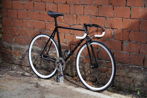 Black or White Fobos Zet 2012  ©  CityCycle Shop / Workshop (Moscow)