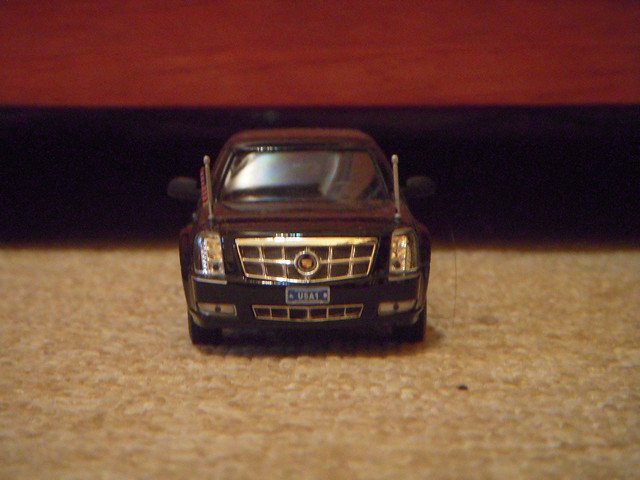 chevrolet scale car toy model presidential cadillac dts 2009 obama limousine 143 diecast barack