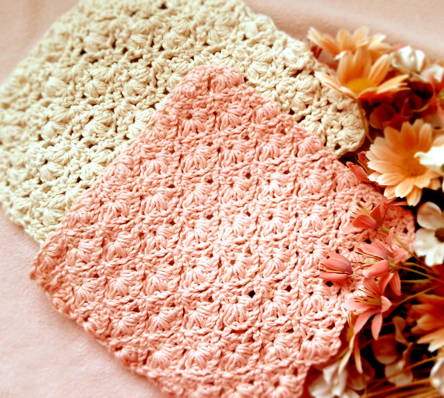 Kitchen Crochet Patterns featured by top US crochet blog, Flamingo Toes: flower dishcloth