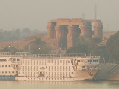 Kom Ombo contaminado • <a style="font-size:0.8em;" href="http://www.flickr.com/photos/92957341@N07/8536208625/" target="_blank">View on Flickr</a>