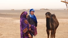 Familia nómada en el desierto de Marruecos • <a style="font-size:0.8em;" href="http://www.flickr.com/photos/92957341@N07/8457728407/" target="_blank">View on Flickr</a>