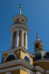 ukraine-kiev-yellow-church-02.jpg