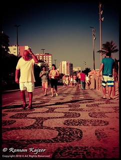 Rio - Ipanema Beach 7241803 Confused walk...