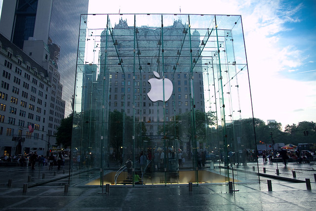 Apple Store at Fifth Avenue