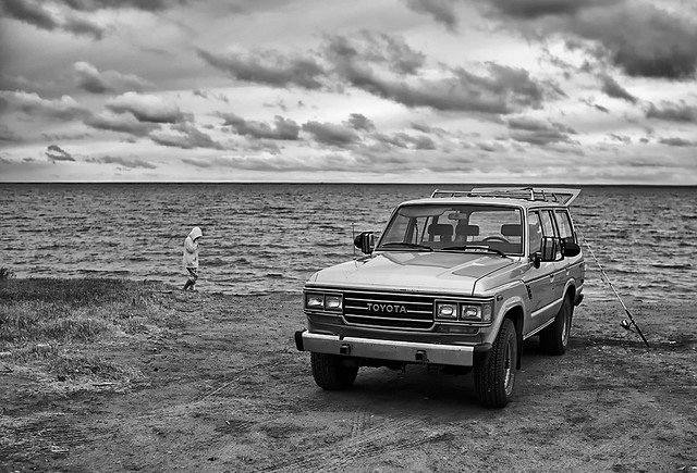 leica blackandwhite lake beach water landscape fishing alberta m9 toyotalandcruiserfj62 bokehensteincom robmckayphotographycom