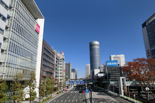 新横浜駅前