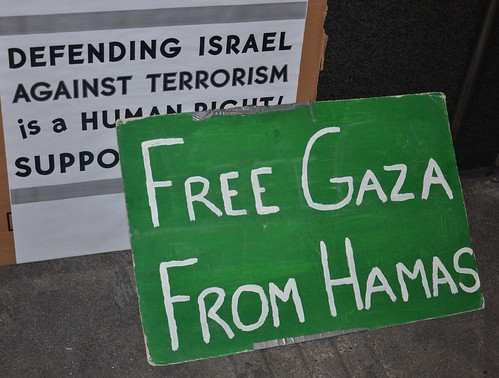 Supporting attack on Gaza across the str by Steve Rhodes, on Flickr