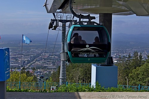 Gondola chair lift in Yuzhno-Sakhalinsk ©  Tatters 