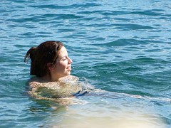 nadando en el Mar Rojo • <a style="font-size:0.8em;" href="http://www.flickr.com/photos/92957341@N07/8590598375/" target="_blank">View on Flickr</a>