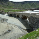 Old washed out bridge on Bitlis river <a style="margin-left:10px; font-size:0.8em;" href="http://www.flickr.com/photos/59134591@N00/8582055224/" target="_blank">@flickr</a>