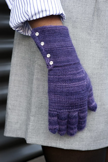 Alanna Nelson chooses gloves to knit for Boston winters