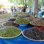 Different kinds of olives <a style="margin-left:10px; font-size:0.8em;" href="http://www.flickr.com/photos/59134591@N00/8062018956/" target="_blank">@flickr</a>