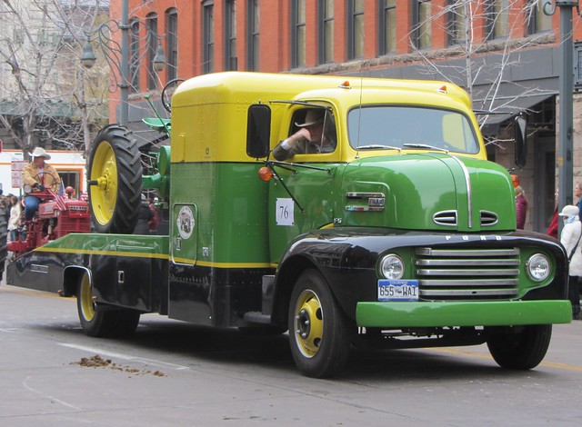 parade coe fordtruck denvercolorado 17thstreet nationalwesternlivestockshow vintagefordf5