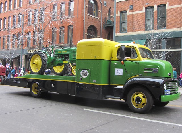 tractor parade coe johndeere fordtruck denvercolorado 17thstreet fordf5 nationalwesternlivestockshow frakesmotorcompany vintagefordf5 1946modelh