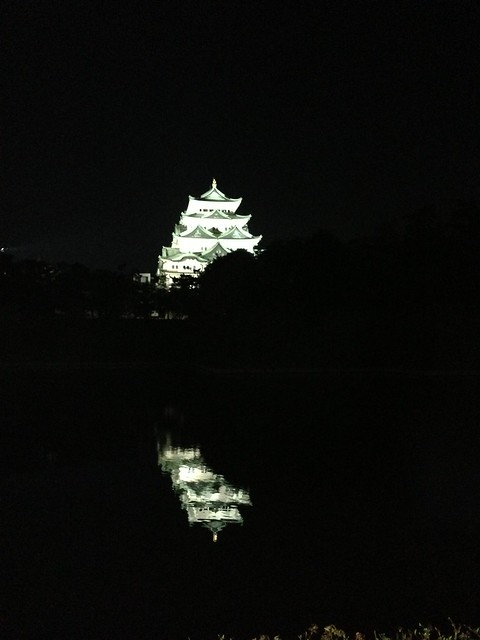 夜の名古屋城の写真