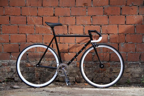 Black or White Fobos Zet 2012  ©  CityCycle Shop / Workshop (Moscow)