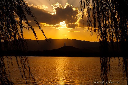Yu Feng pagoda before sunset ©  verygreen