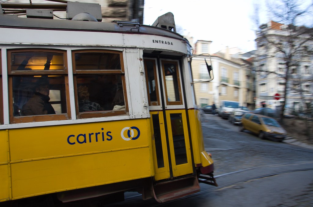 : Famous Lisboa tram