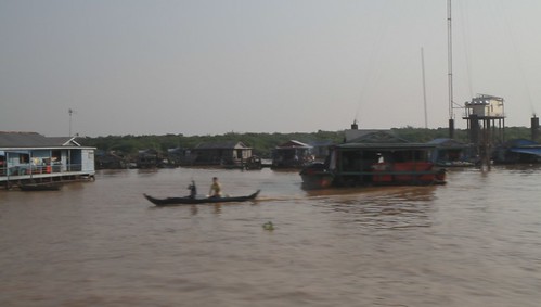floating along the Tonl'e Sap ©  Jason Eppink