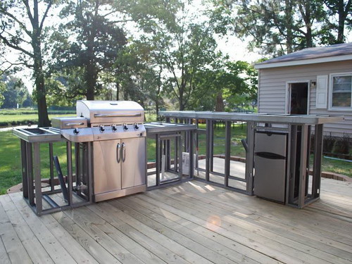 Metal-Outdoor-Kitchen-Plans-and-Placement