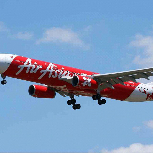 AIRASIA PLANE FROM IINDONESIA TO SINGAPORE WITH 162 PEOPLE ABOARD MISSING IN IINDONESIA, OFFICIALS SAY