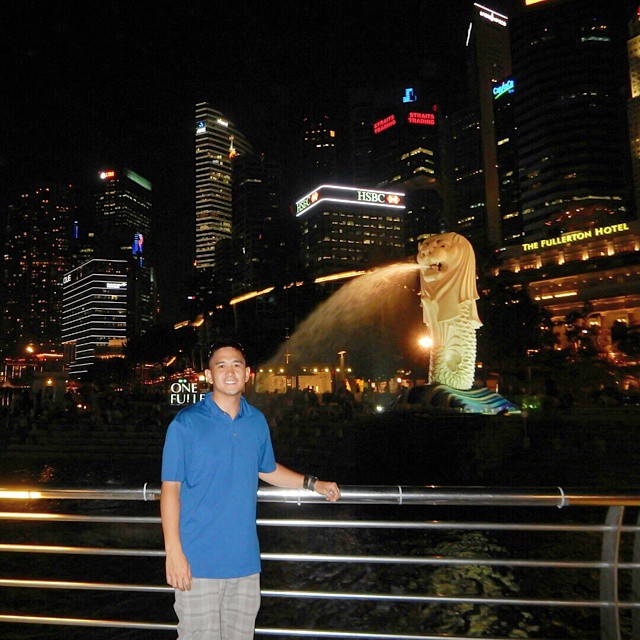 Mer. Lion. its merlion dad. #singapore #emilwanderlust #merlion  #zoolander