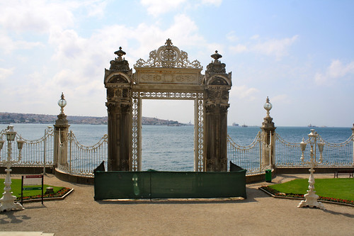 Istanbul - Dolmabahce Palace ©  Jean & Nathalie