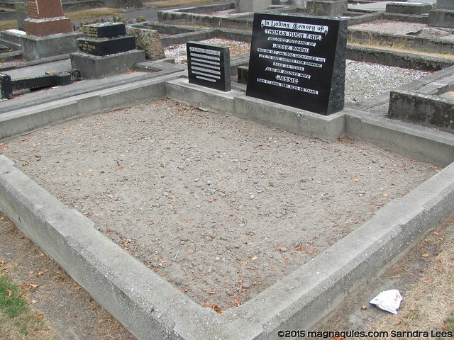MONRO family plot including Thomas, drowned whilst saving someone else.