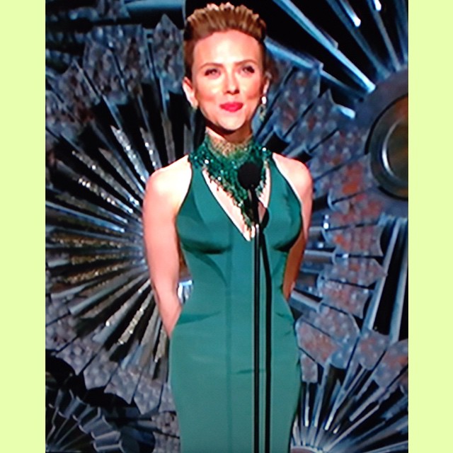 The Widow! at the Oscars its SCARLETT JOHANSSON as she announced a The Sound of Music tribute! ❤️❄️ #blackwidow #ScarlettJohansson #Scarlett #avengers #avengers2 #avengersageofultron #ultron Love from the girls of the #G6Group :heart_eyes_